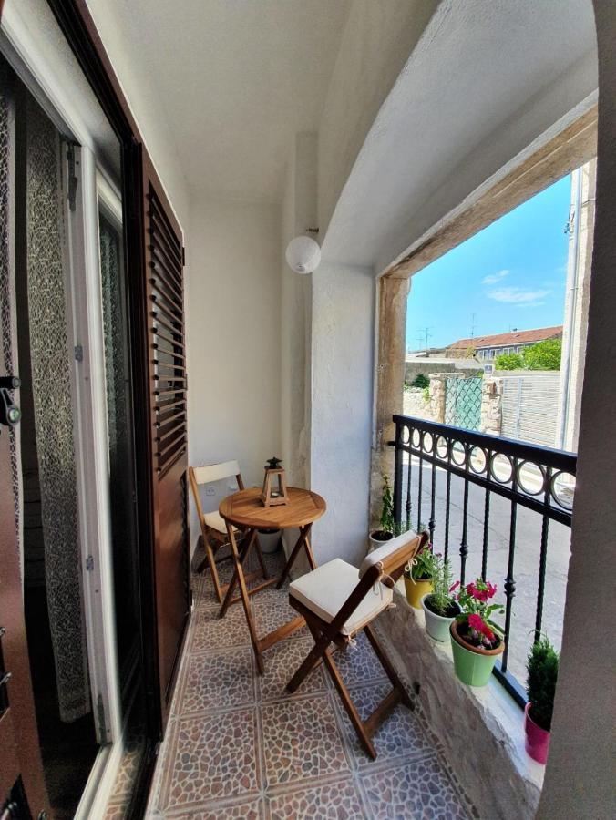 Apartments Kut فيس الغرفة الصورة