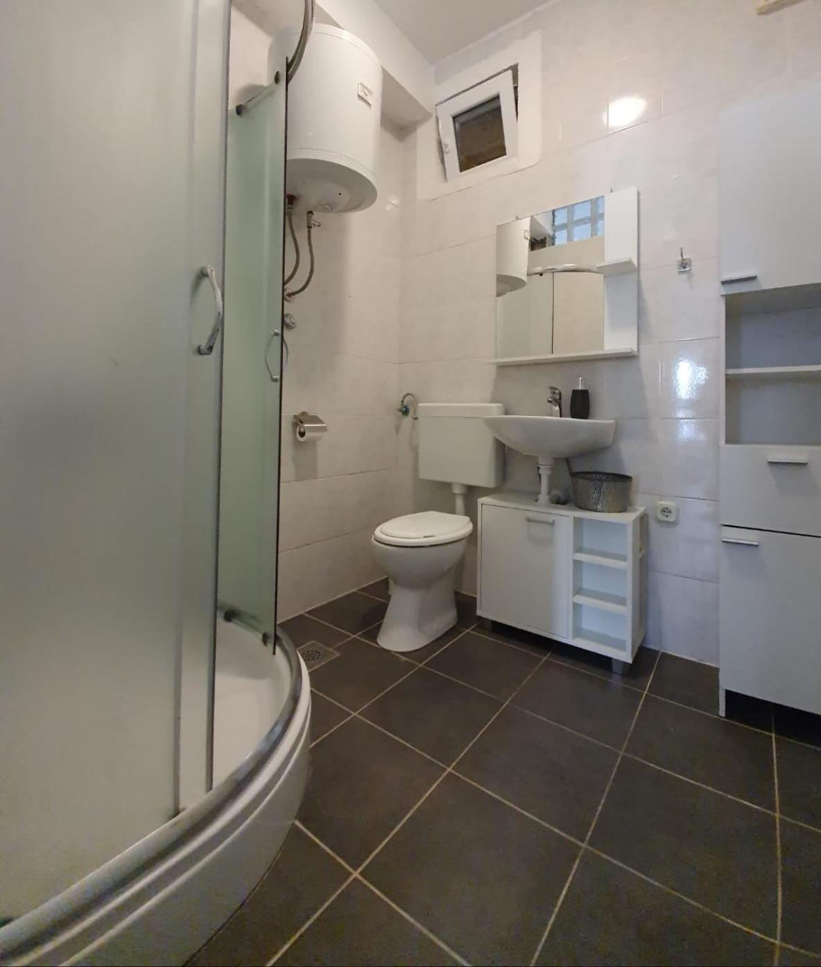 Apartments Kut فيس الغرفة الصورة